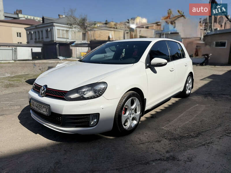Volkswagen Golf GTI 2011