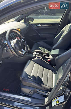 Хетчбек Volkswagen Golf GTI 2017 в 