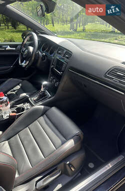Хэтчбек Volkswagen Golf GTI 2017 в 