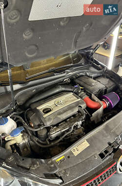 Хэтчбек Volkswagen Golf GTI 2010 в 