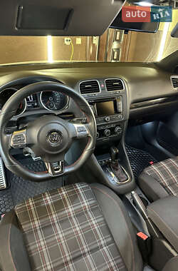 Хэтчбек Volkswagen Golf GTI 2010 в 