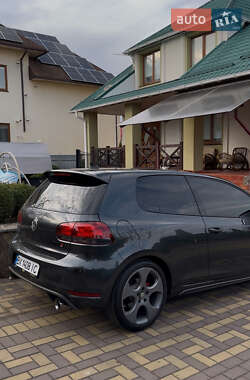 Хэтчбек Volkswagen Golf GTI 2010 в 