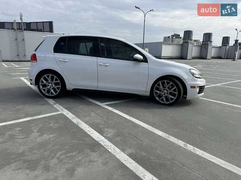 Хэтчбек Volkswagen Golf GTI 2013 в Киеве