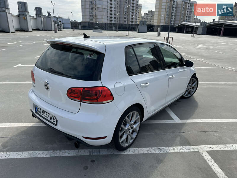 Хэтчбек Volkswagen Golf GTI 2013 в Киеве
