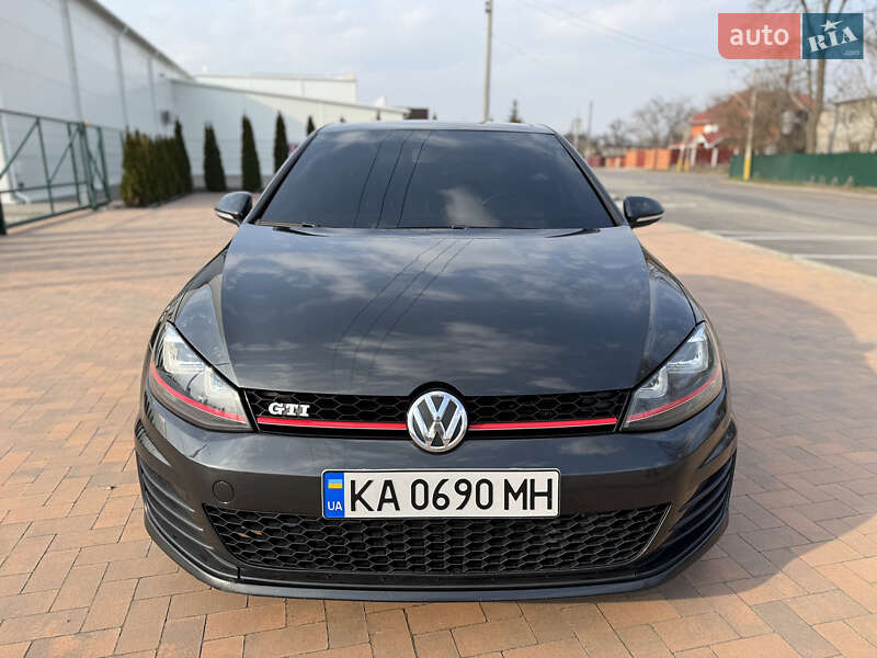 Хетчбек Volkswagen Golf GTI 2016 в Києві