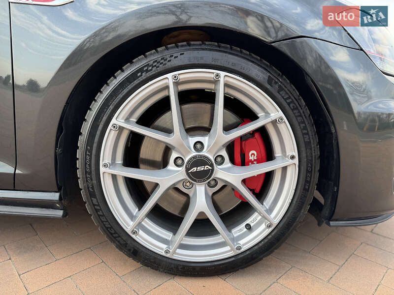 Хетчбек Volkswagen Golf GTI 2016 в Києві
