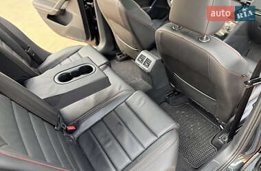 Хетчбек Volkswagen Golf GTI 2016 в 