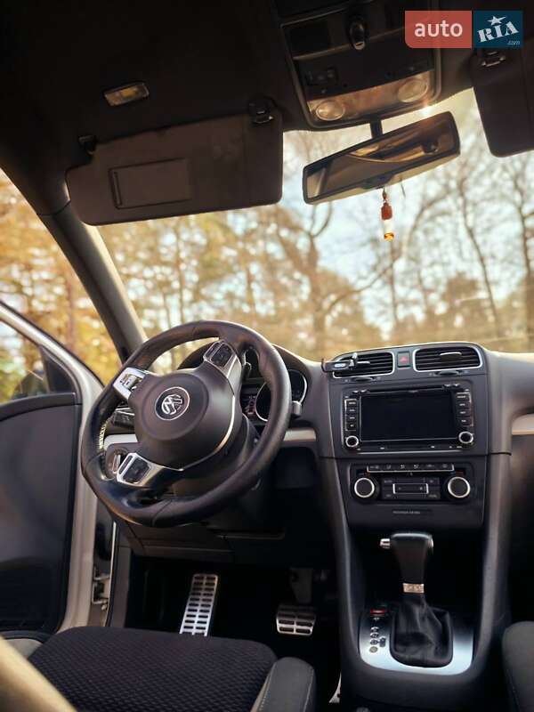 Хэтчбек Volkswagen Golf GTI 2010 в Киеве