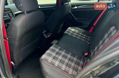 Хетчбек Volkswagen Golf GTI 2014 в 