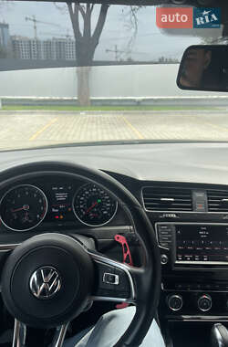 Хэтчбек Volkswagen Golf GTI 2017 в 