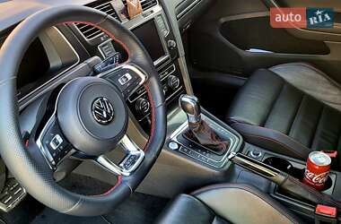 Хетчбек Volkswagen Golf GTI 2015 в 