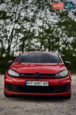 Хетчбек Volkswagen Golf GTI 2012 в 