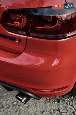 Хетчбек Volkswagen Golf GTI 2012 в 