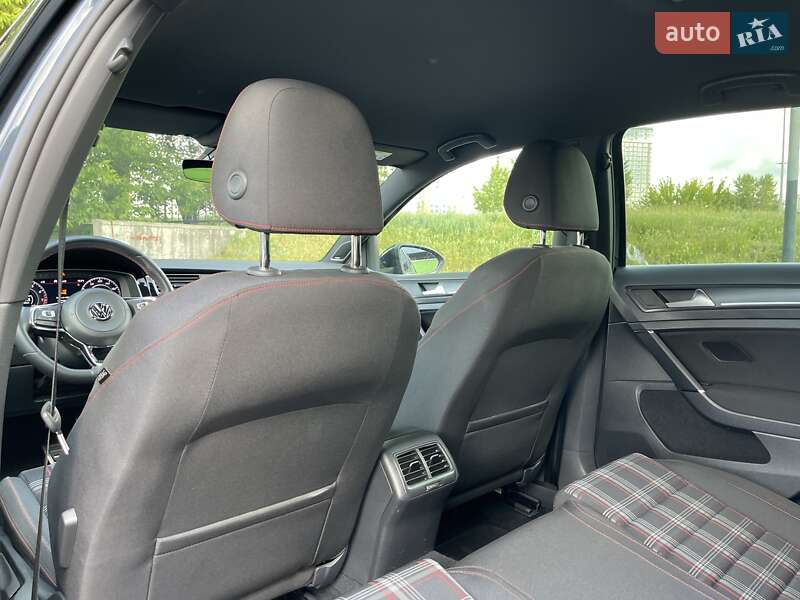 Хетчбек Volkswagen Golf GTI 2017 в Києві