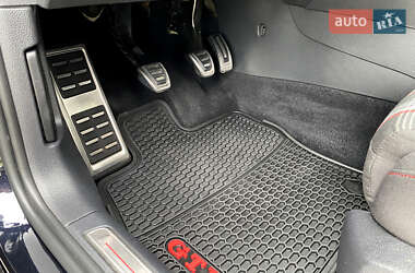 Хэтчбек Volkswagen Golf GTI 2020 в 
