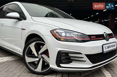 Хетчбек Volkswagen Golf GTI 2020 в 