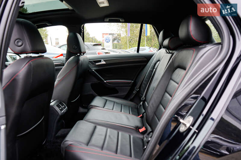 Хэтчбек Volkswagen Golf GTI 2019 в Житомире