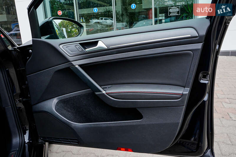 Хэтчбек Volkswagen Golf GTI 2019 в Житомире