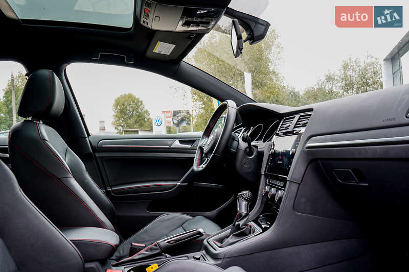 Хэтчбек Volkswagen Golf GTI 2019 в Житомире