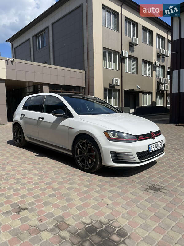 Volkswagen Golf GTI 2015
