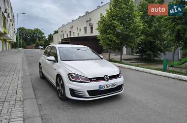 Хэтчбек Volkswagen Golf GTI 2016 в 