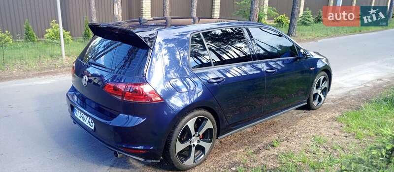Хэтчбек Volkswagen Golf GTI 2016 в Киеве