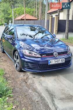 Хэтчбек Volkswagen Golf GTI 2016 в Киеве