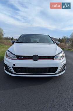 Хэтчбек Volkswagen Golf GTI 2016 в Днепре