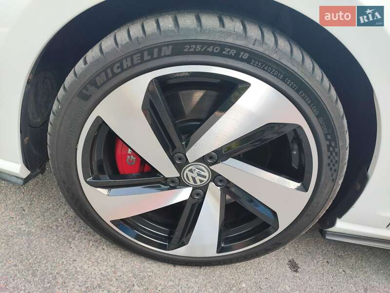 Хэтчбек Volkswagen Golf GTI 2019 в Запорожье