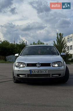 Хэтчбек Volkswagen Golf GTI 2001 в 