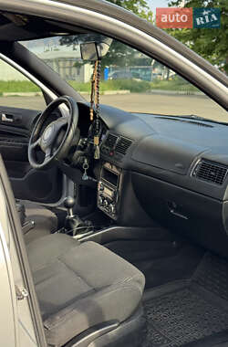 Хэтчбек Volkswagen Golf GTI 2001 в 