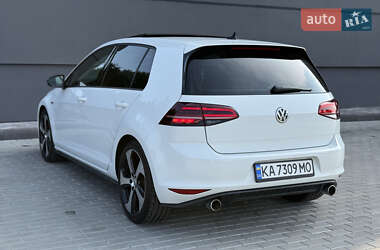 Хэтчбек Volkswagen Golf GTI 2014 в 