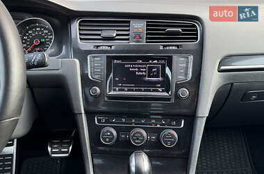 Хэтчбек Volkswagen Golf GTI 2014 в 