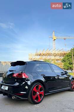 Хэтчбек Volkswagen Golf GTI 2016 в Киеве