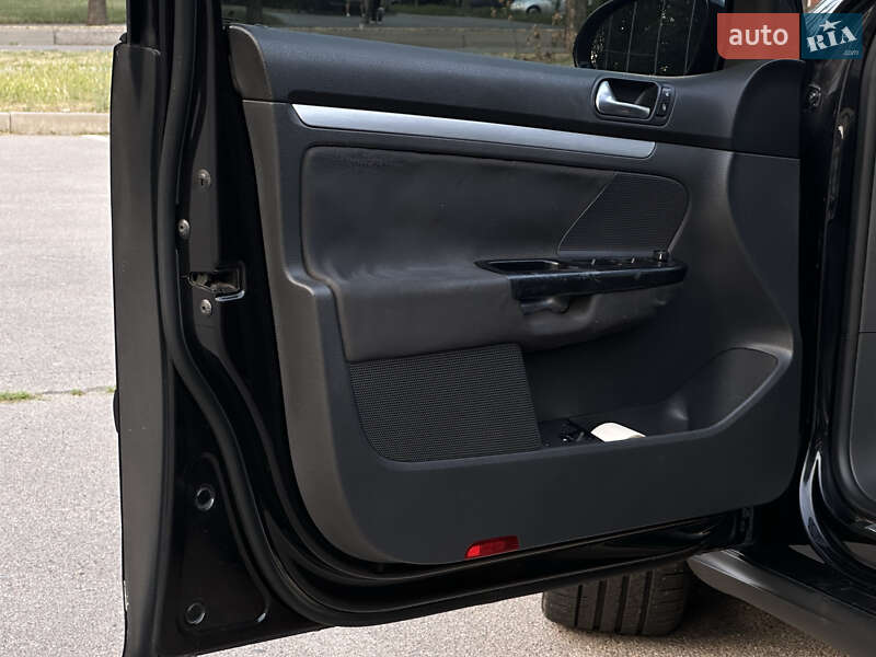 Хэтчбек Volkswagen Golf GTI 2005 в Запорожье фото 15 Хэтчбек Volkswagen Golf GTI 2005 в Запорожье