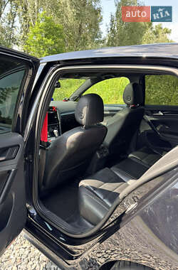 Хэтчбек Volkswagen Golf GTI 2016 в 