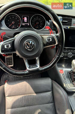 Хэтчбек Volkswagen Golf GTI 2016 в 