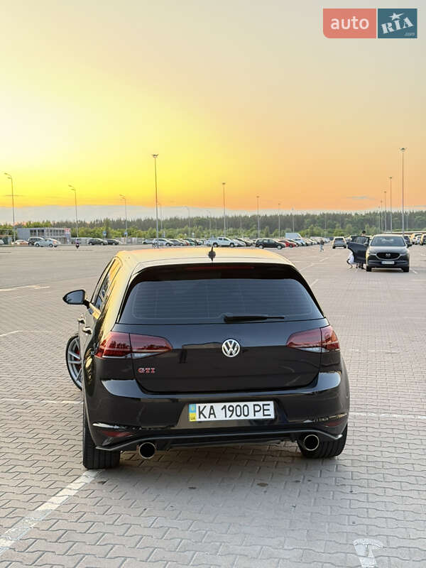 Хетчбек Volkswagen Golf GTI 2016 в Києві