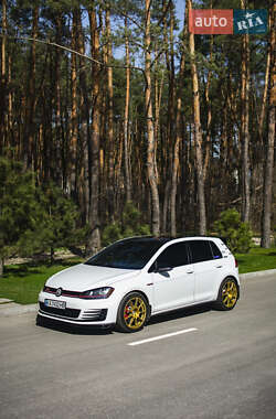 Хэтчбек Volkswagen Golf GTI 2017 в Киеве