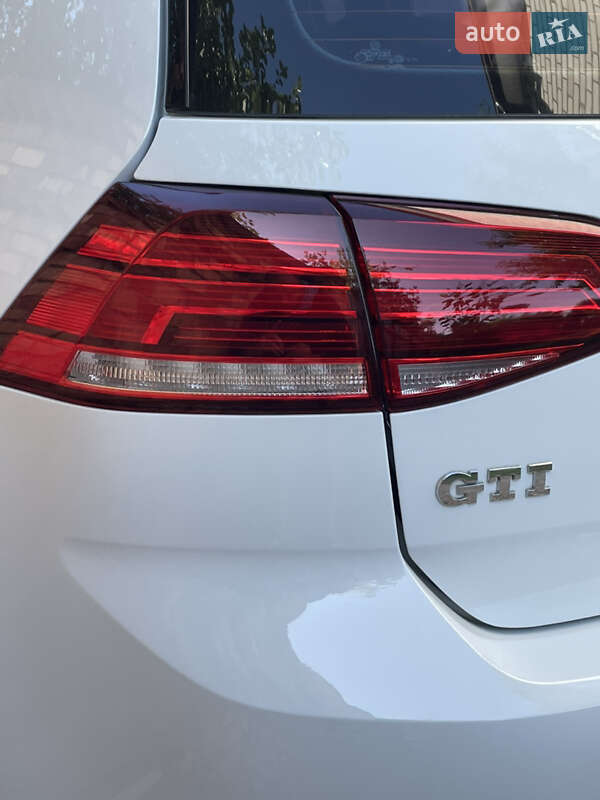 Хетчбек Volkswagen Golf GTI 2017 в Києві