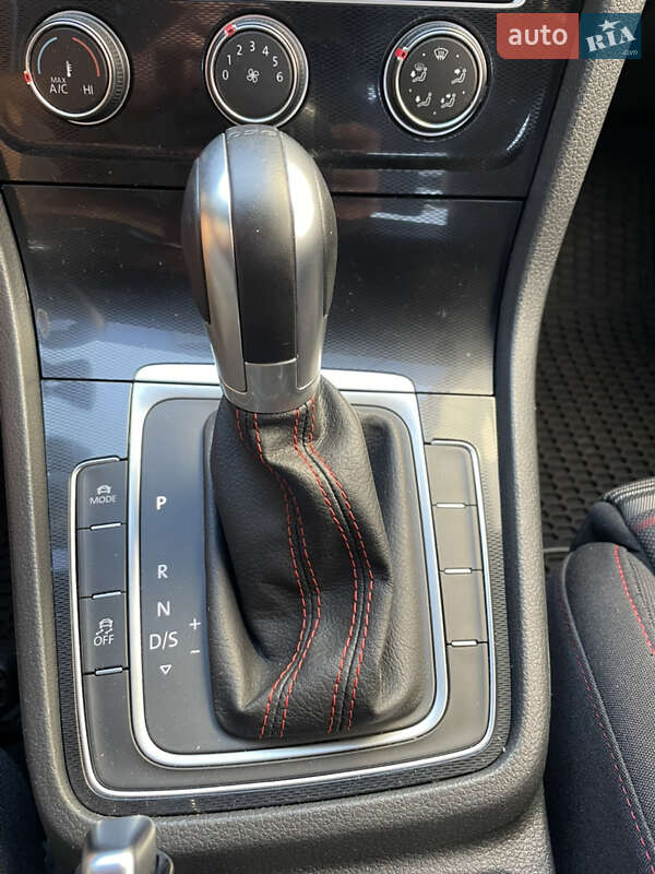 Хетчбек Volkswagen Golf GTI 2017 в Києві