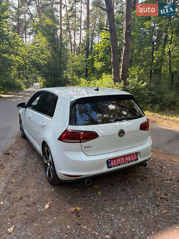 Хетчбек Volkswagen Golf GTI 2017 в Києві