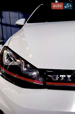 Хэтчбек Volkswagen Golf GTI 2014 в 