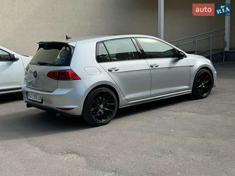Хетчбек Volkswagen Golf GTI 2017 в Києві