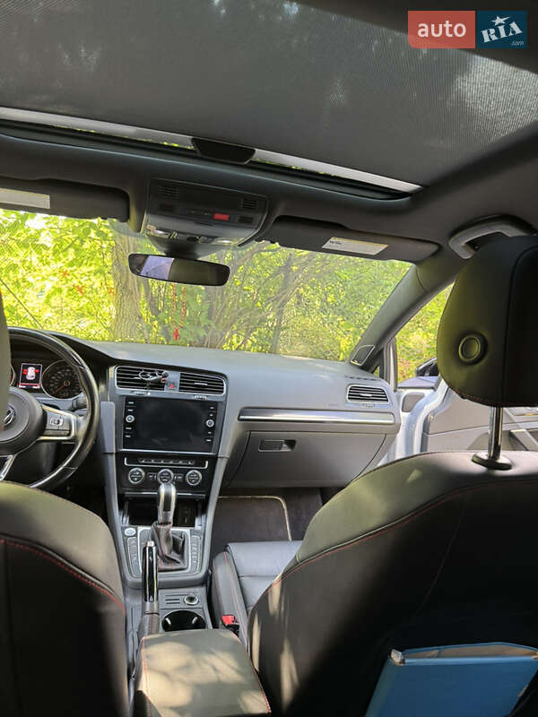 Хетчбек Volkswagen Golf GTI 2017 в Києві