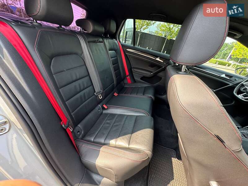 Хетчбек Volkswagen Golf GTI 2014 в Києві