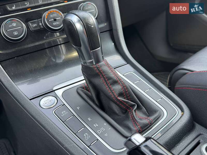 Хетчбек Volkswagen Golf GTI 2014 в Києві