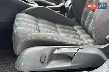 Хетчбек Volkswagen Golf GTI 2013 в 