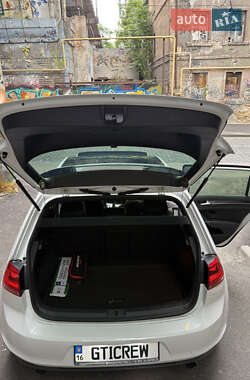 Хэтчбек Volkswagen Golf GTI 2014 в 