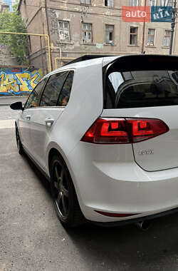 Хэтчбек Volkswagen Golf GTI 2014 в 